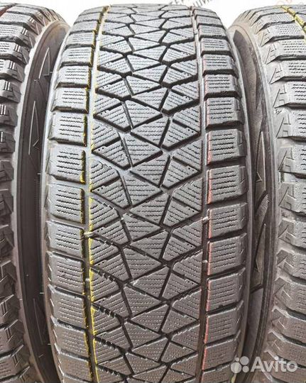 Bridgestone Blizzak DM-V2 225/60 R18 97V