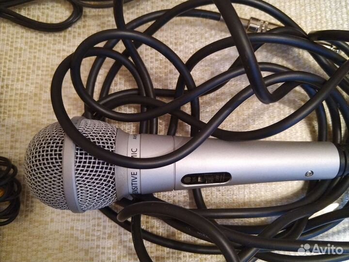 Микрофоны, радио микрофон и кабели