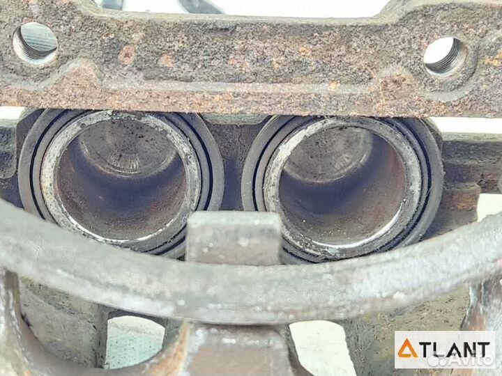 Суппорт передний правый nissan cedric