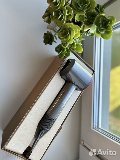 Фен Dyson Supersonic