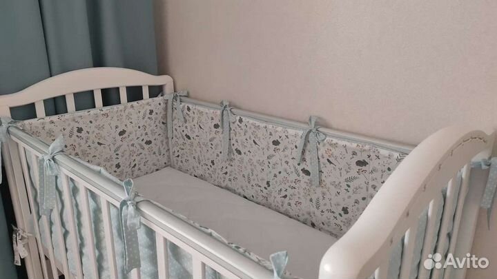 Детская кроватка с маятником красная звезда