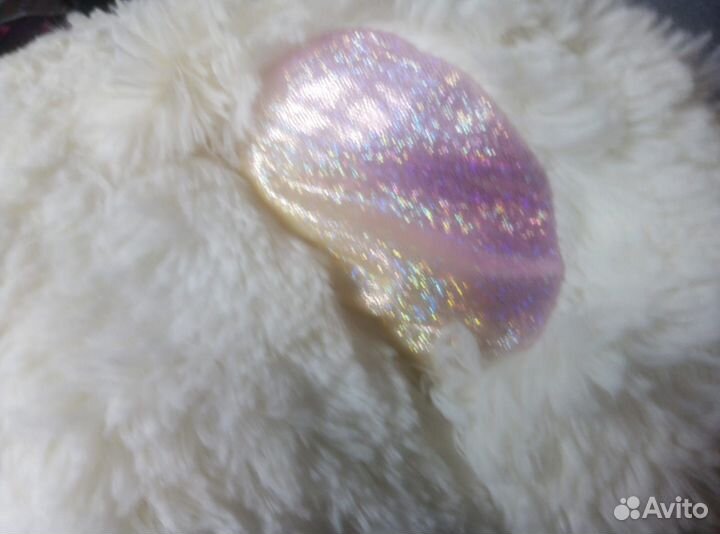 Большой плюшевый медведь