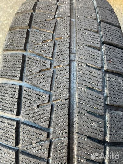 Bridgestone Blizzak Revo GZ 215/65 R16