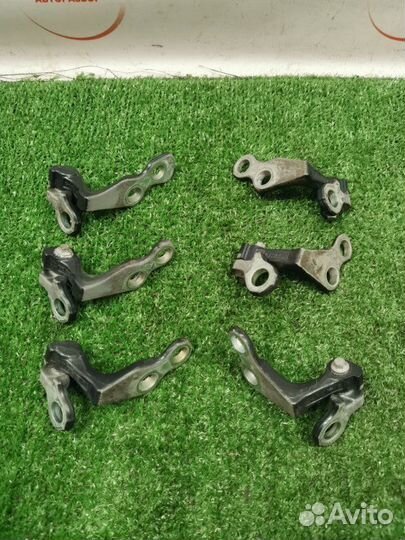 Петля двери Ford Kuga 1 SUV 2.0 TD txda 2012