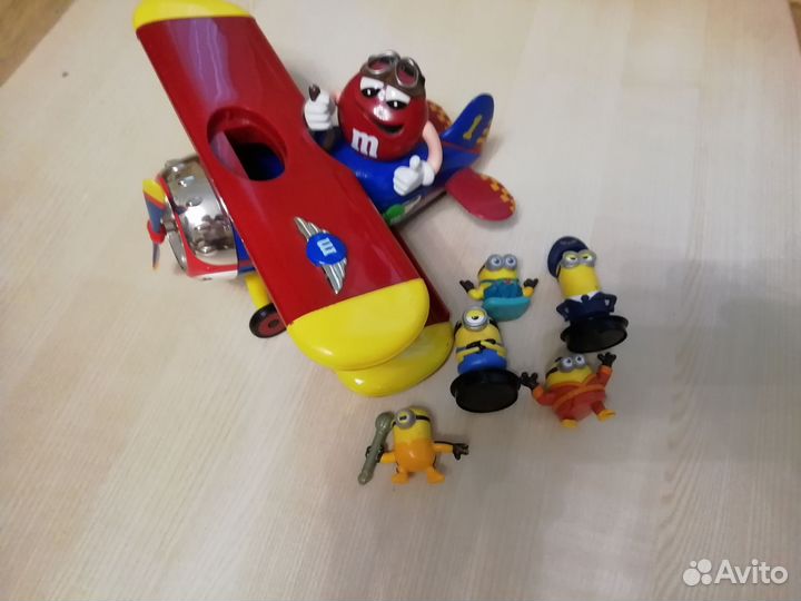Детские игрушки самолет