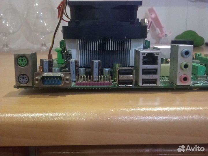 Материнская плата с процессором и памятью