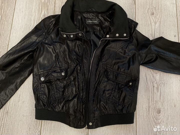 Ветровка женская