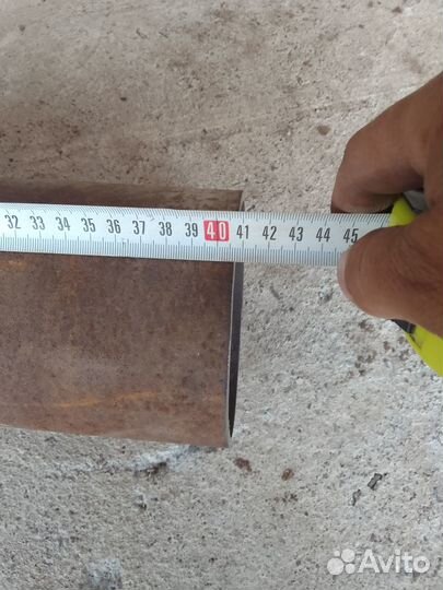 Труба (отрез 40 см.) металл 126/115/5, 407 мм