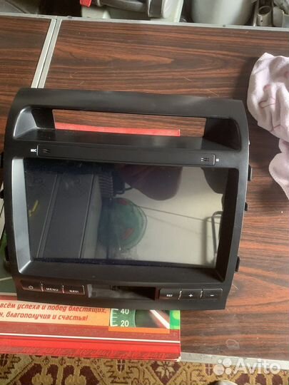 Магнитола на toyota land cruiser 200