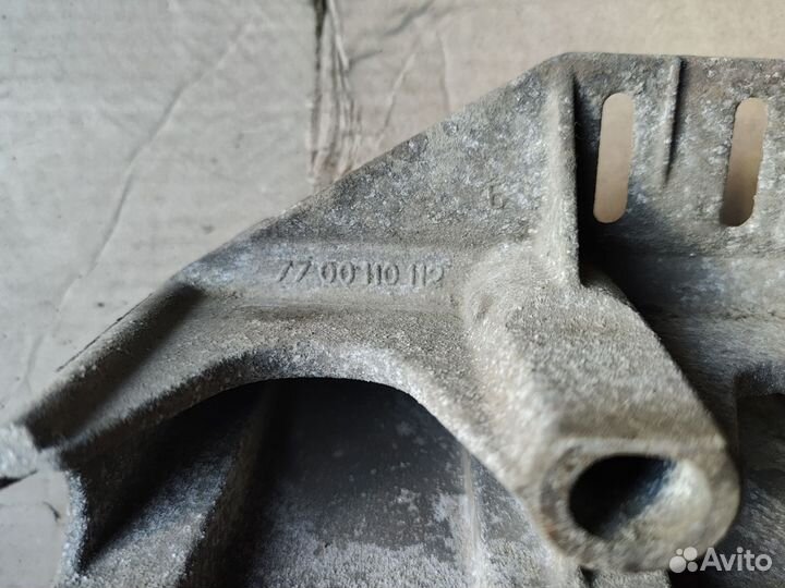 Кронштейн впускного коллектора Laguna 2