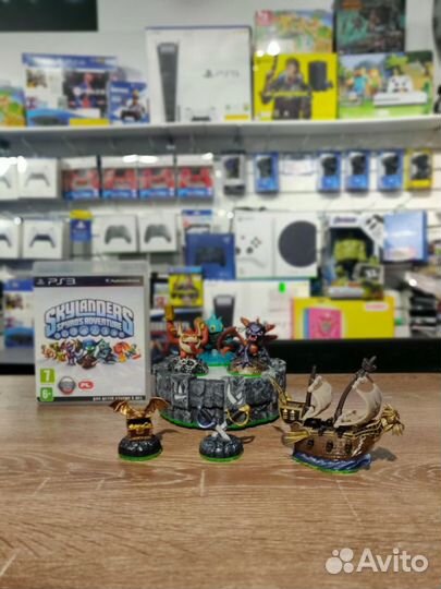 Пять фигурок и диск Skylanders