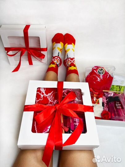 Подарочный набор косметики с комплектом