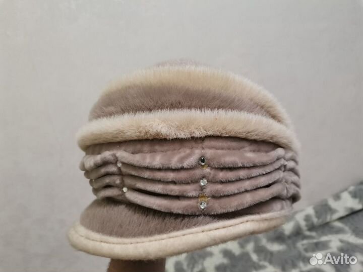 Шапка зимняя женская с козырьком за шоколадку