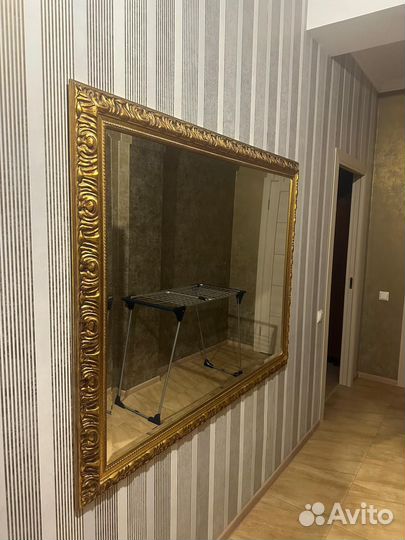 Зеркало настенное