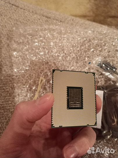 Процессор Intel Xeon E5-2667 v4 (Не использовался)