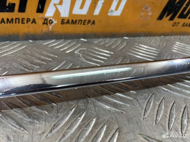 Хром решетки радиатора передний левый Volkswagen