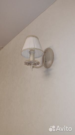 Люстра и два бра