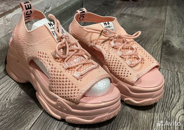 Босоножки спортивные