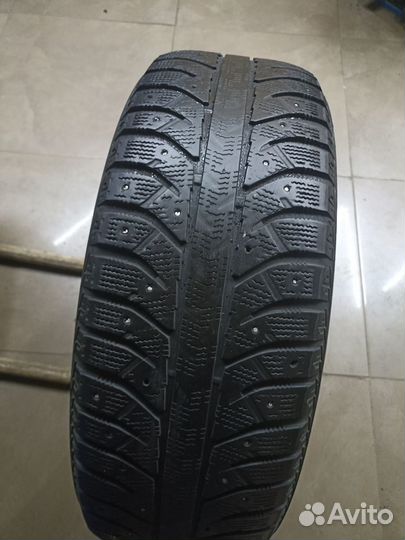 Bridgestone Ice Cruiser 7000 235/65 R17