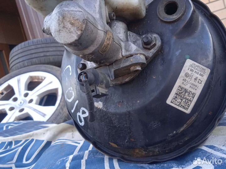 Шкода Румстер усилитель тормозов