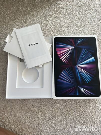 Apple iPad Pro 11 512Gb Wi-Fi + Cellular коробка