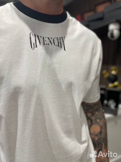 Футболка givenchy