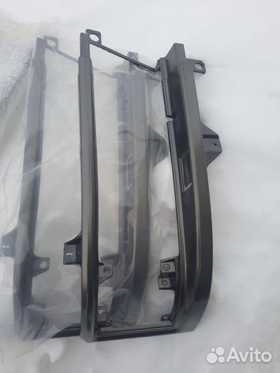 Рамка фары под габарит Hino Ranger (Тайвань)