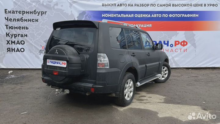 Замок двери передней левой Mitsubishi Pajero (V90)