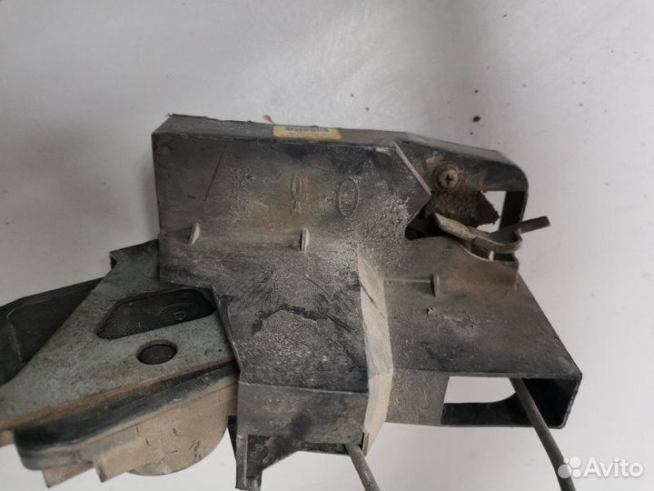 Замок боковой двери задний правый Kia Rio 1 седан