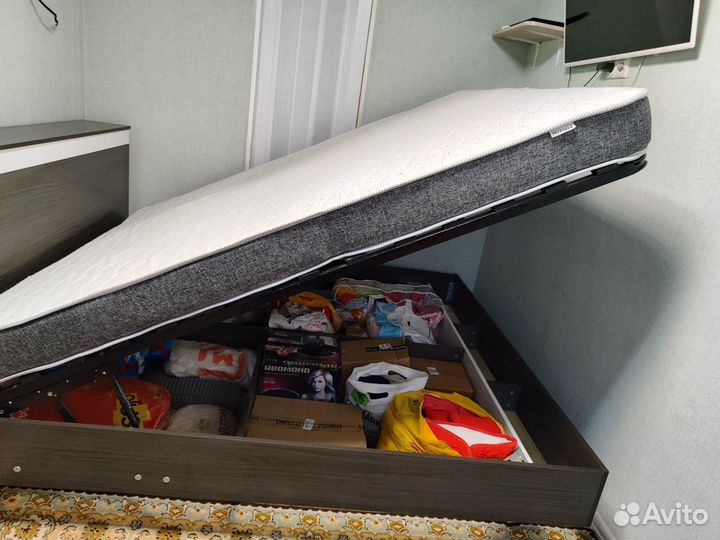 Кровать двухспальная бу 180 200