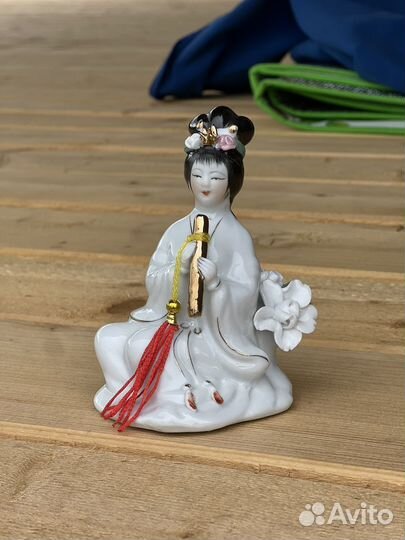 Фарфоровая статуэтка фигура гейши