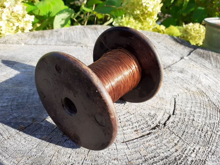 Проволока медная на катушке. для творчества. СССР