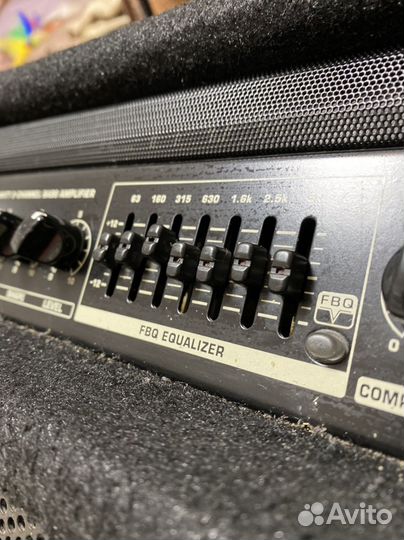 Басовый комбоусилитель behringer ultrabass BXL1800