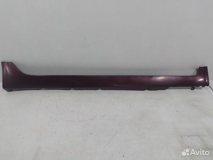 Накладка порога правая Nissan Primera P12