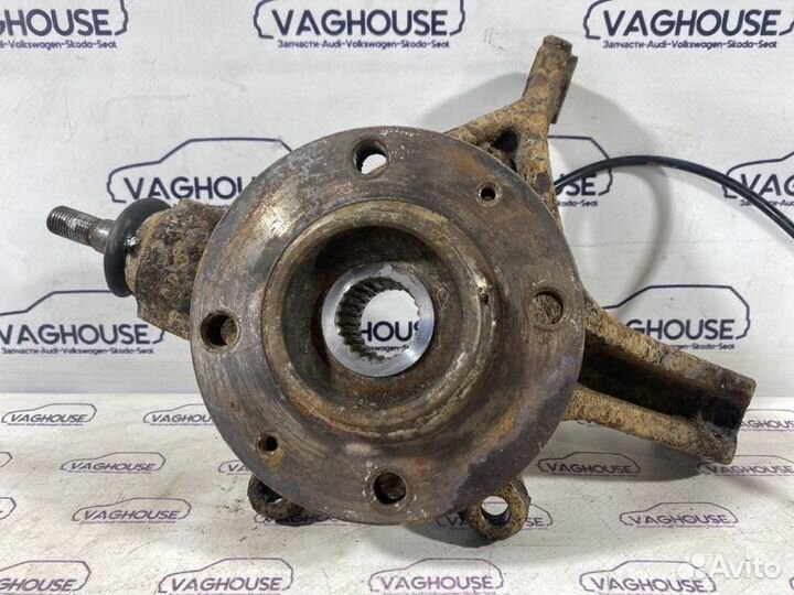 Кулак поворотный передний правый Peugeot 307 1.6