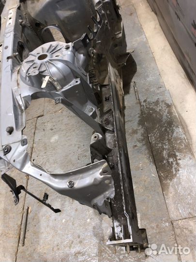 Четверть передняя правая BMW E60