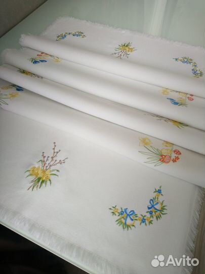 Дорожка столовая с вышивкой Пасха