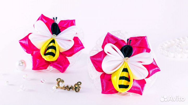 Пчёлка на цветочке на резинке