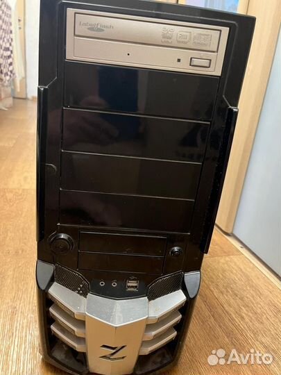 Компьютер системный блок старый