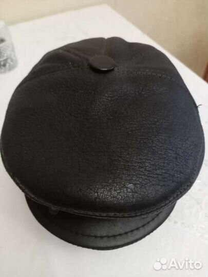 Мужские кепки кожаные на натуральном меху