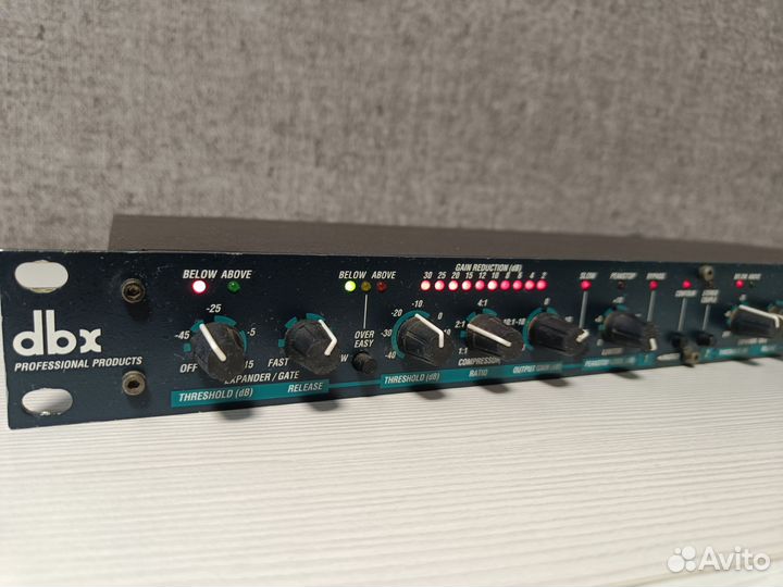 DBX 166A стерео компрессор