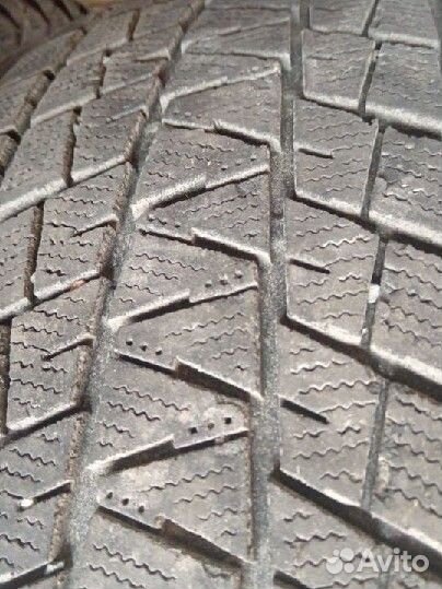 Bridgestone Blizzak DM-V1 275/65 R17