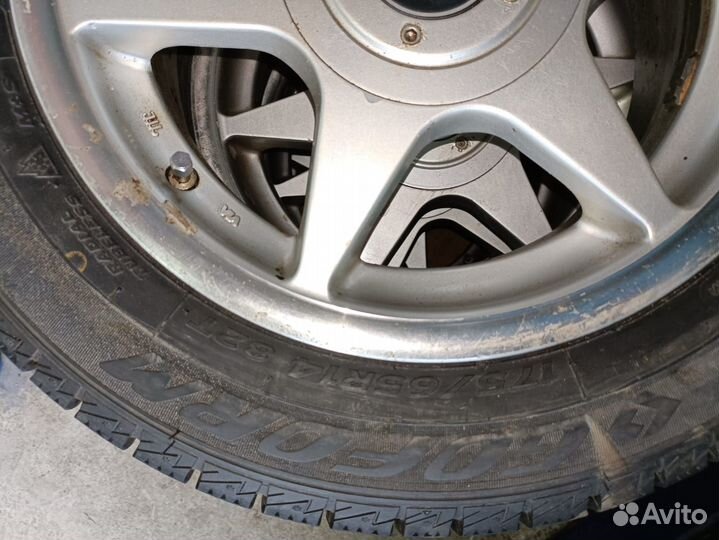 Универсальное литьё с шинами Goform 175/65 R14