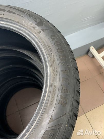 Goodyear UltraGrip Ice 225/55 R18 102T