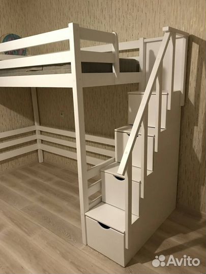 Кровать двухъярусная чердак