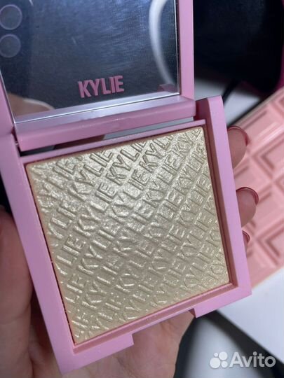 Хайлайтер Kylie Jenner