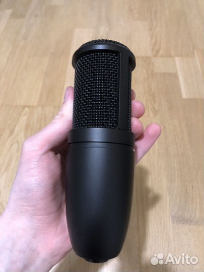 Микрофон akg p120