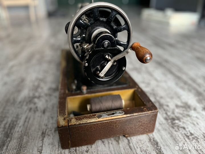 Швейная машинка антиквариат kalina калина