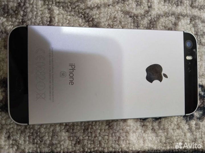 Телефон iPhone se