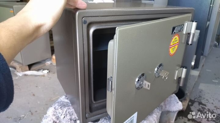 Сейф в отличном состоянии